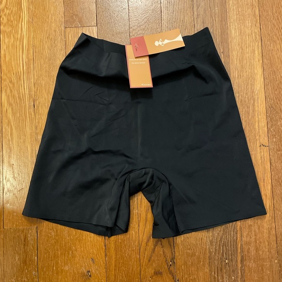 Werena Other - NWT Werena Black Seamless Shaping Shorts, Size S